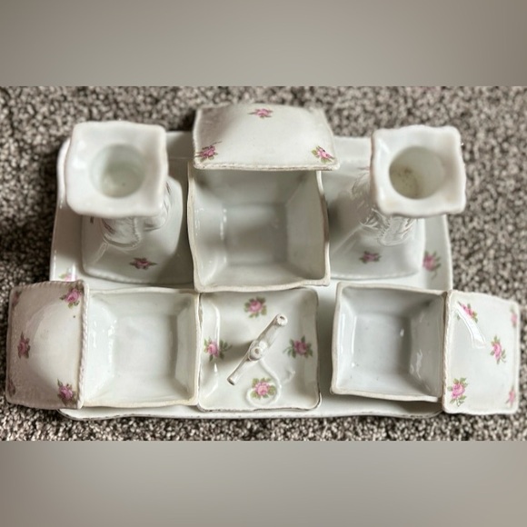 Antique porcelain knolls karlsbad Vanity set from Czechoslovakia. - Picture 6 of 6